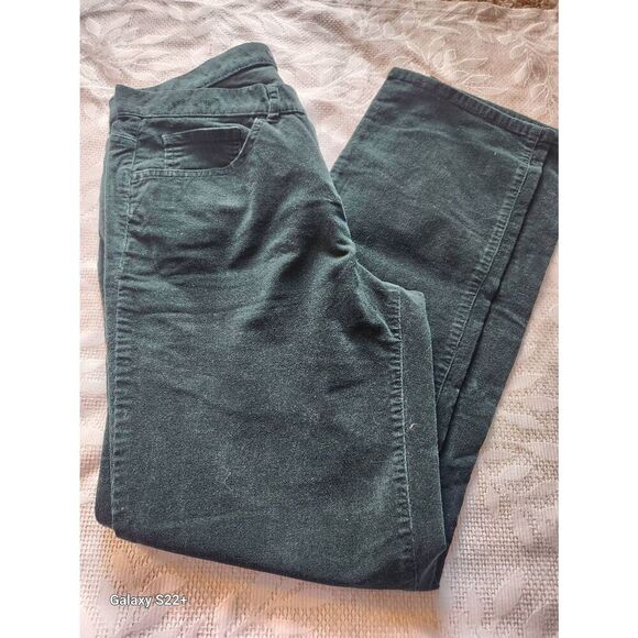 P15  Chaps green soft velvety pants - Picture 1 of 7